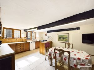 Kitchen- click for photo gallery